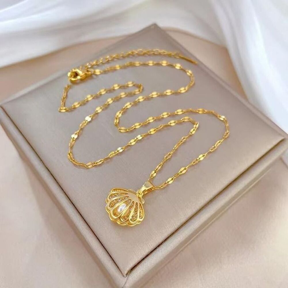 Nature Ocean Beach Themed 14K Gold Necklace for Women - Seashell - Picture 1 of 3